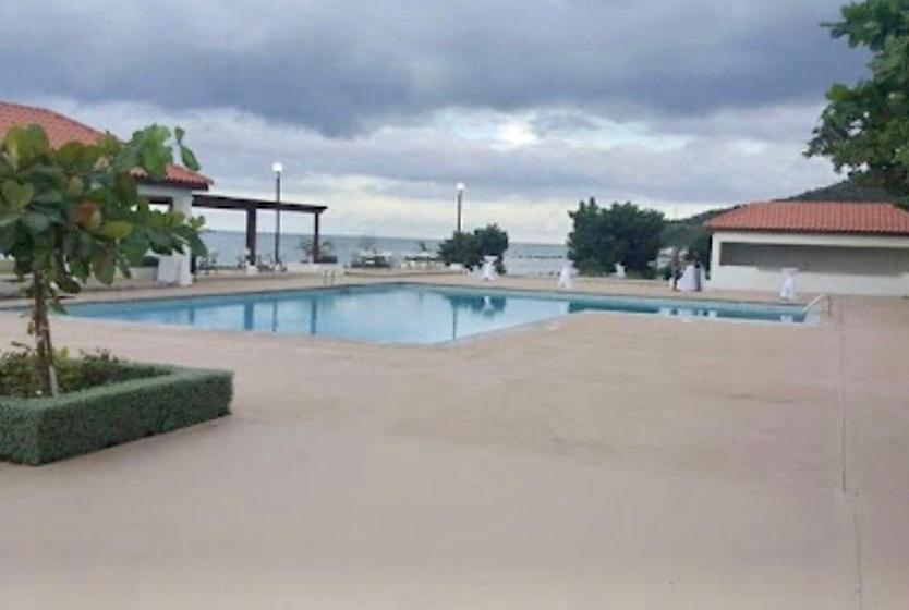 Bayfront Villa & Apartment Portmore Exteriör bild