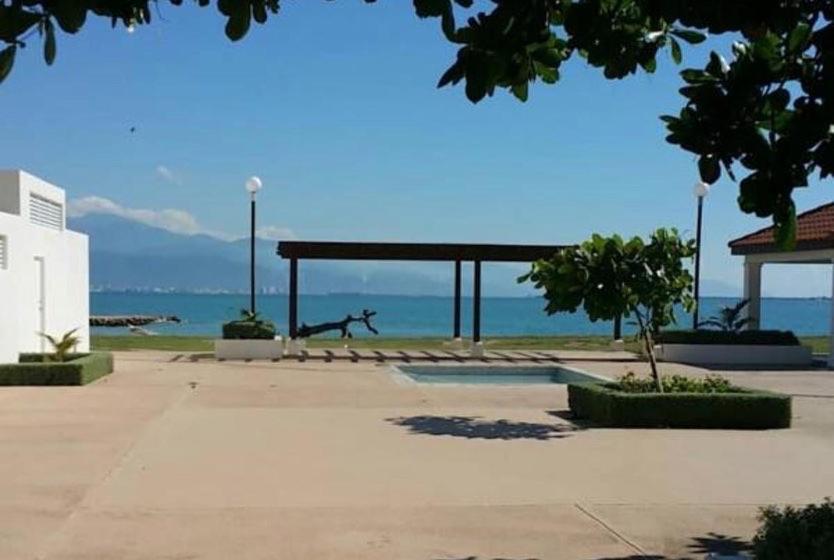 Bayfront Villa & Apartment Portmore Exteriör bild
